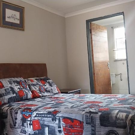 Jay'S Guest House Witbank Exterior photo