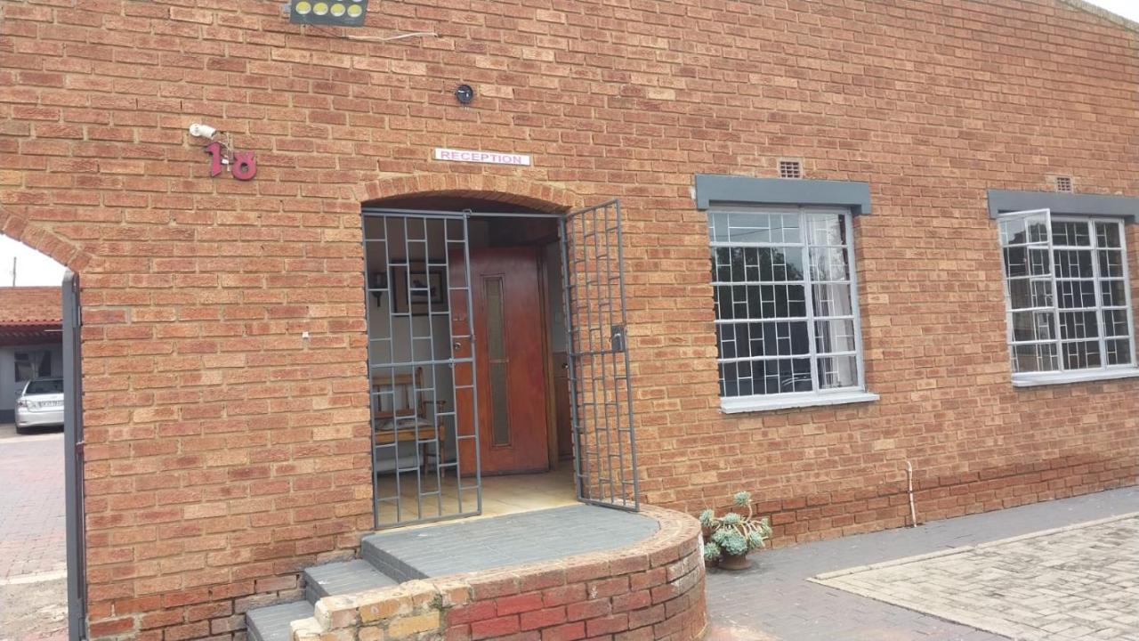 Jay'S Guest House Witbank Exterior photo