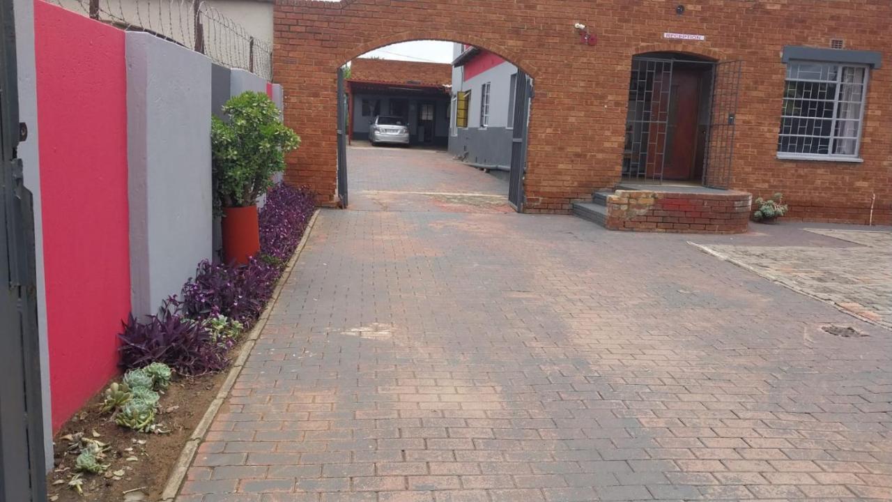 Jay'S Guest House Witbank Exterior photo