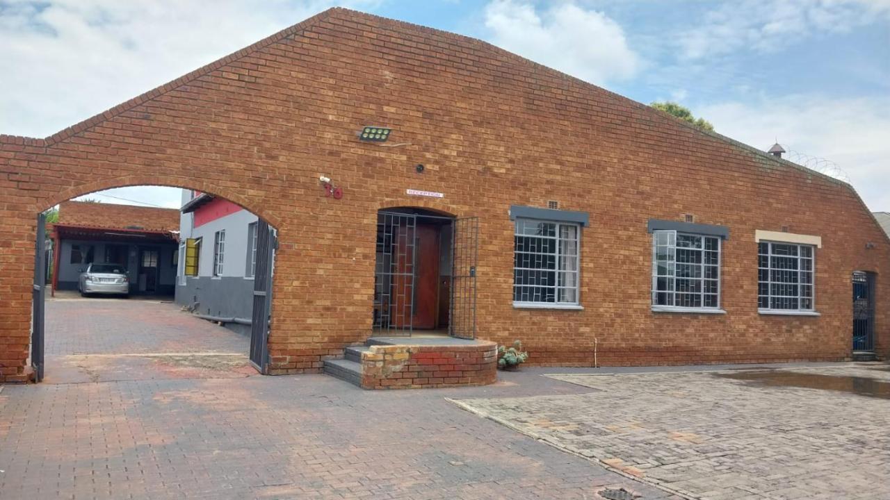 Jay'S Guest House Witbank Exterior photo