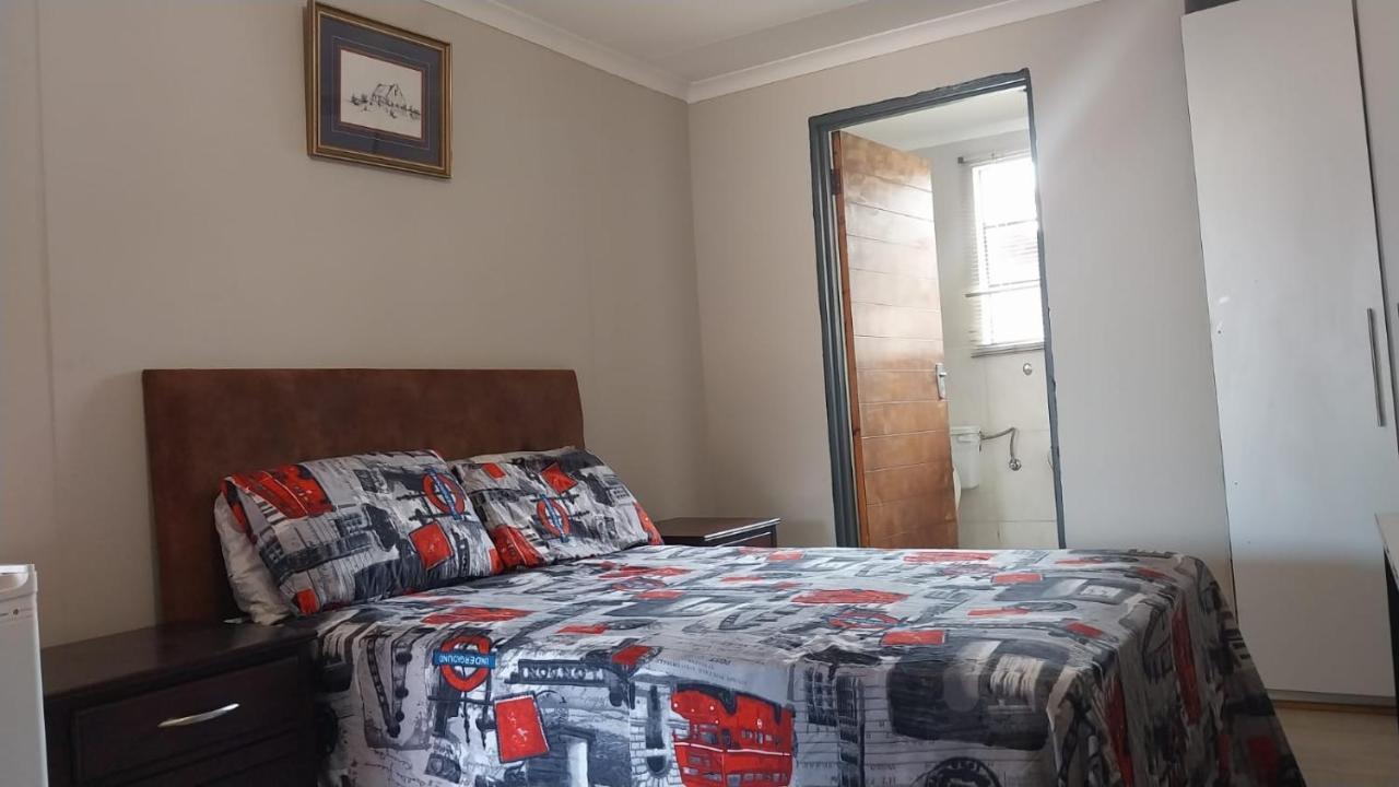 Jay'S Guest House Witbank Exterior photo