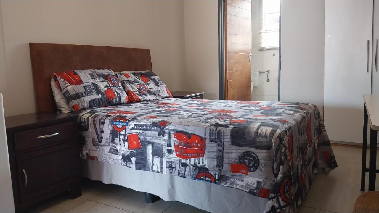 Jay'S Guest House Witbank Exterior photo