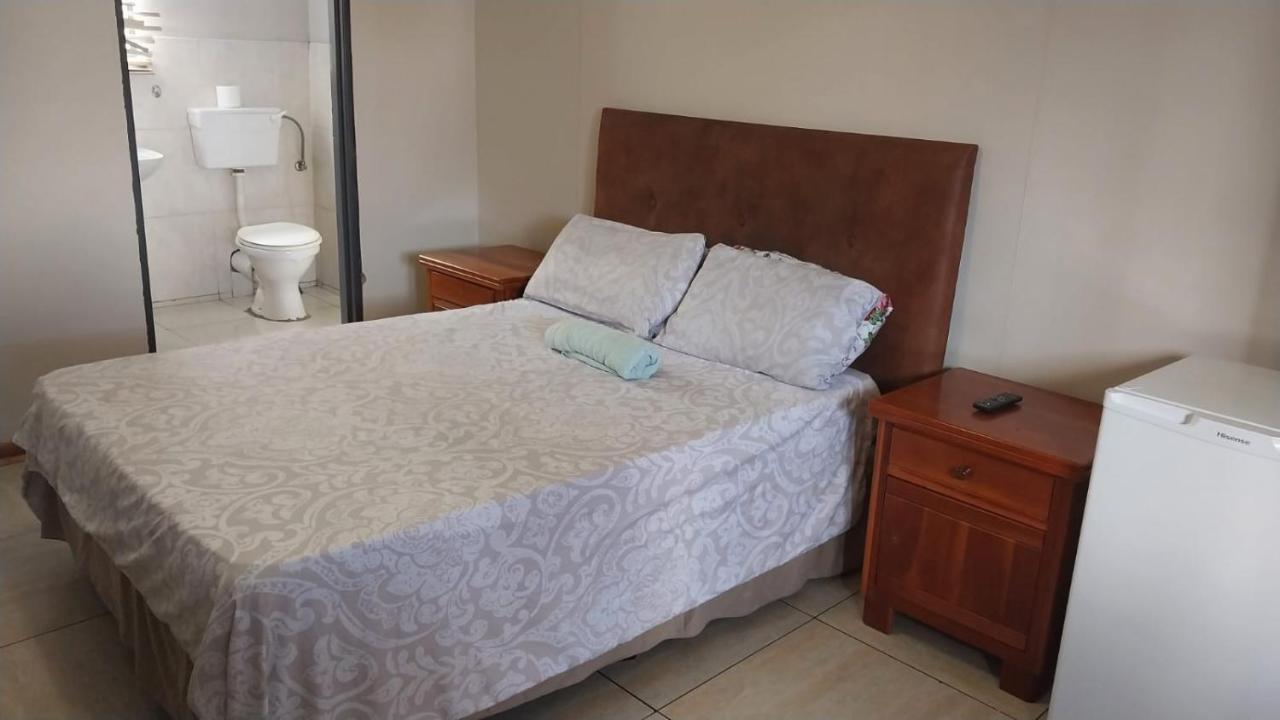 Jay'S Guest House Witbank Exterior photo