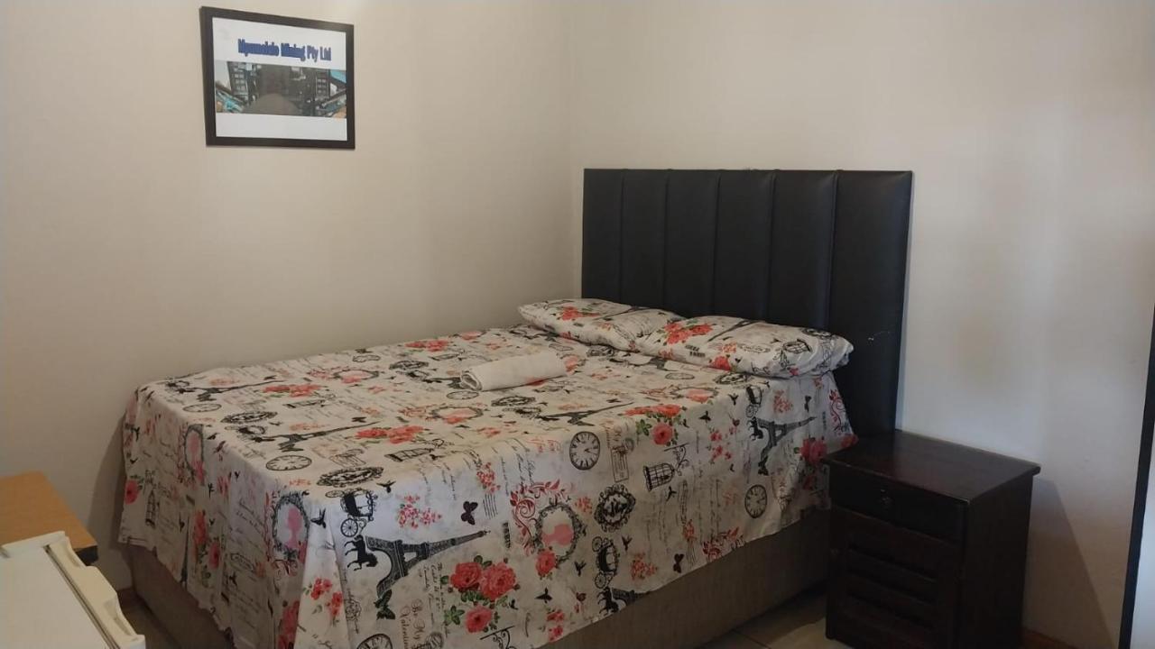Jay'S Guest House Witbank Exterior photo